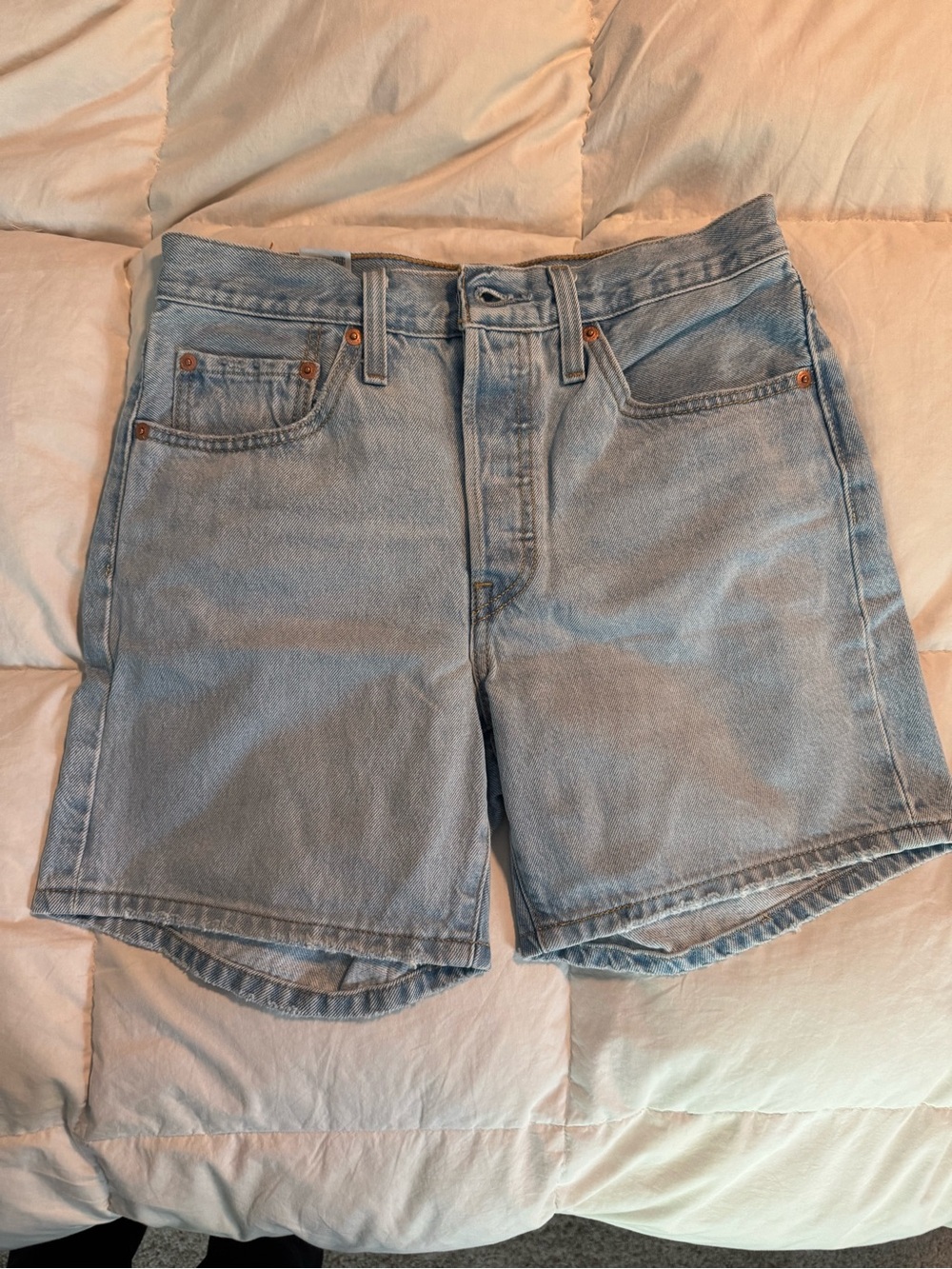 Levi’s Mom Jean Shorts, size 26, light wash, like new condition